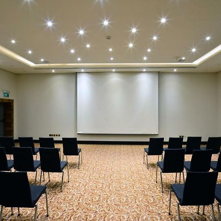 Hilton Garden Inn Riyadh Olaya Екстер'єр фото
