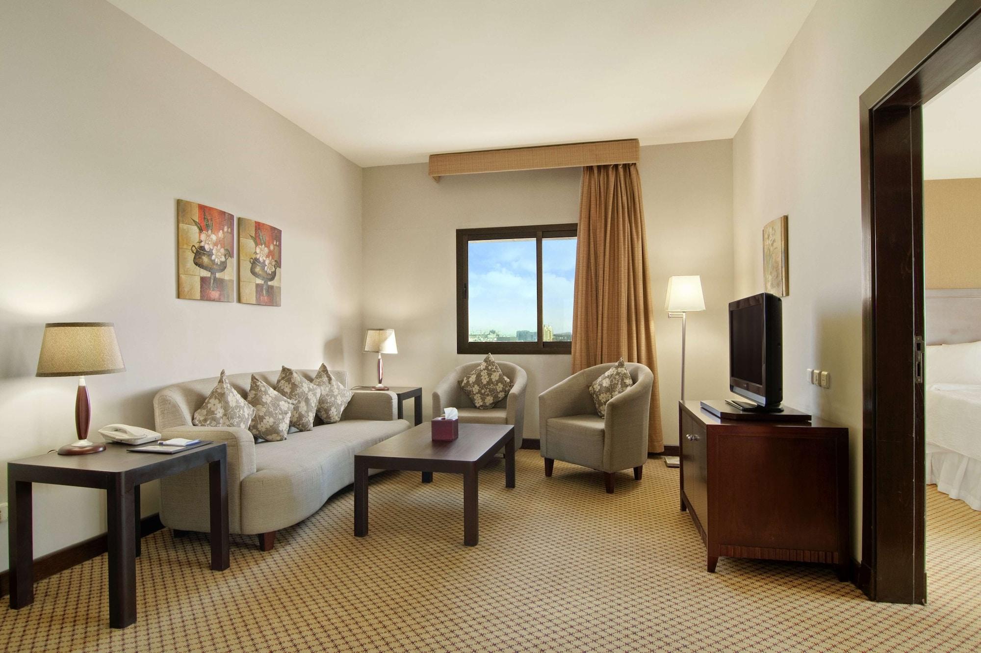 Hilton Garden Inn Riyadh Olaya Екстер'єр фото