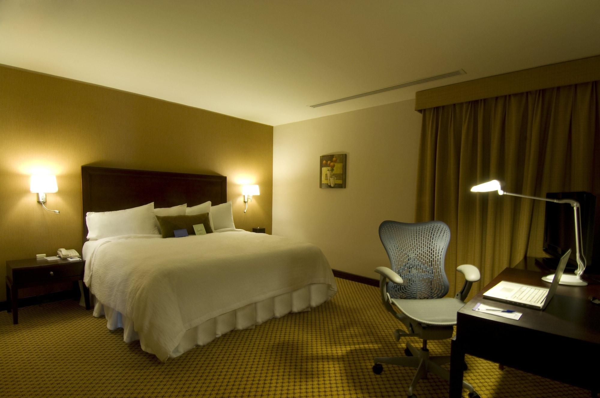Hilton Garden Inn Riyadh Olaya Екстер'єр фото