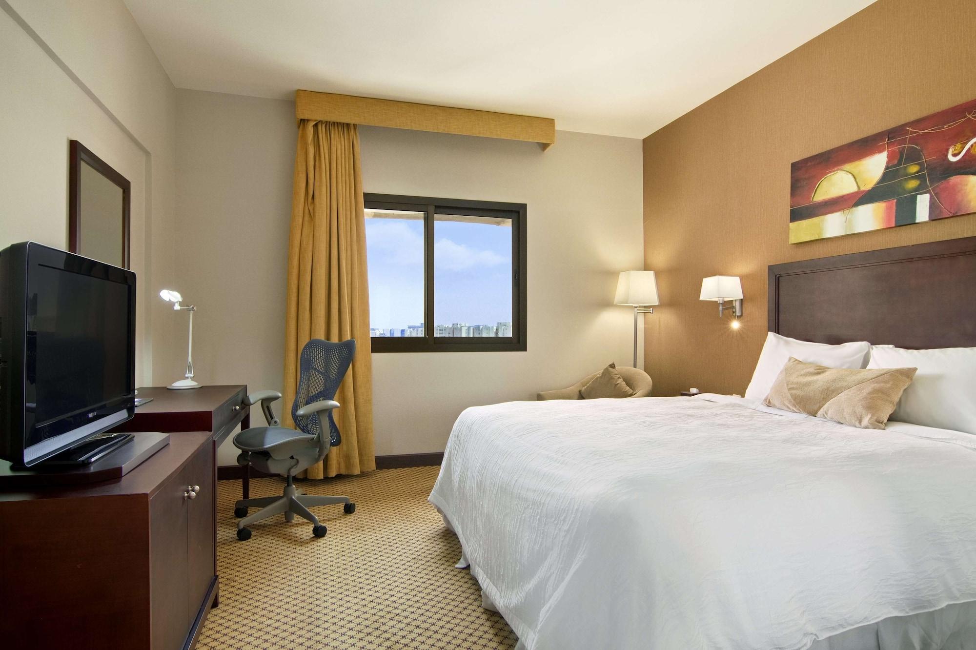 Hilton Garden Inn Riyadh Olaya Номер фото