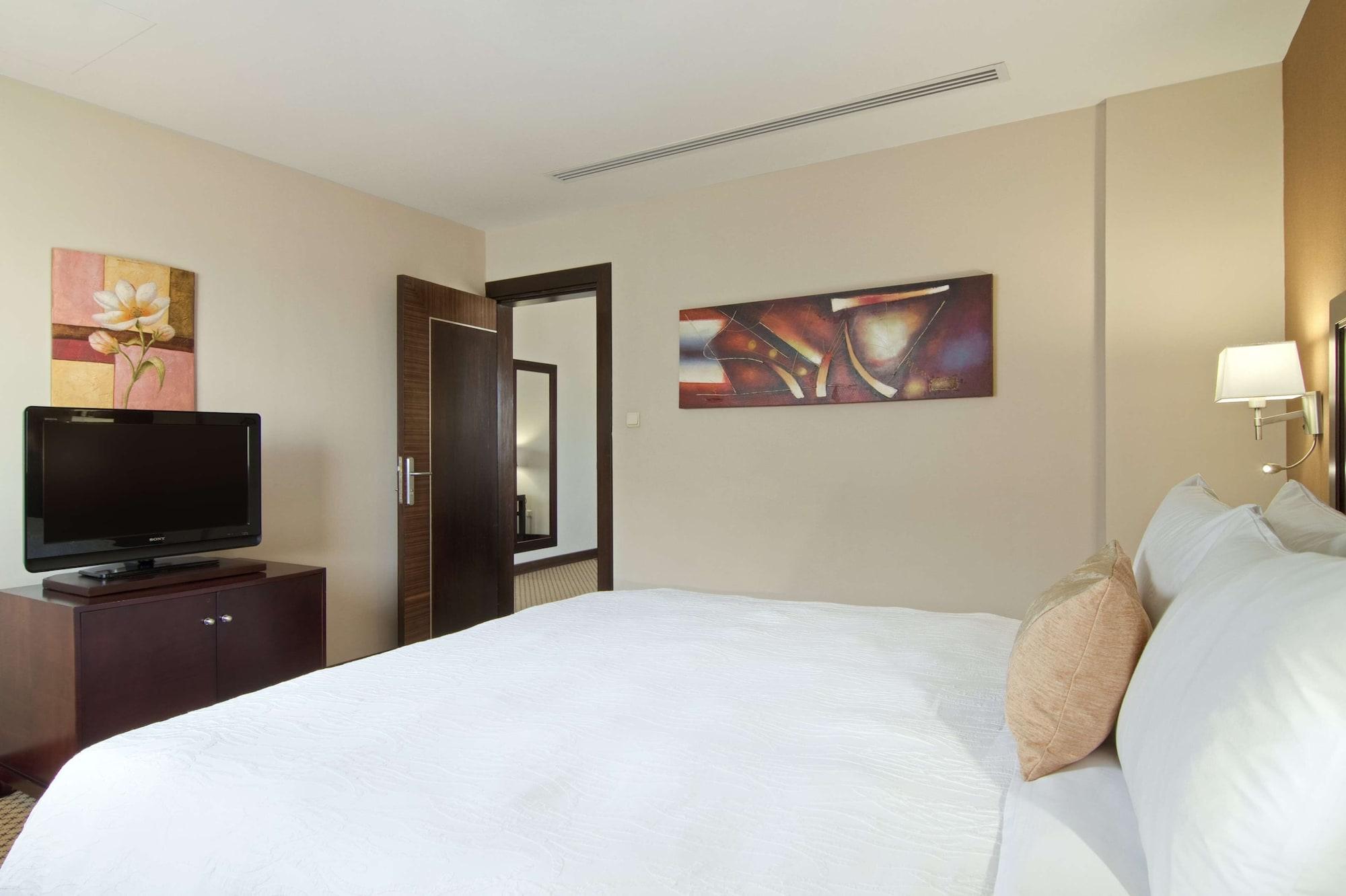 Hilton Garden Inn Riyadh Olaya Екстер'єр фото