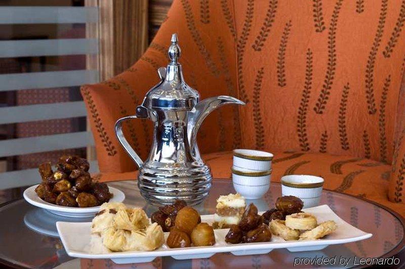 Hilton Garden Inn Riyadh Olaya Ресторан фото