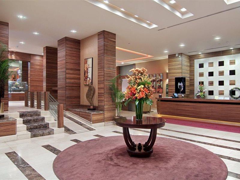 Hilton Garden Inn Riyadh Olaya Екстер'єр фото