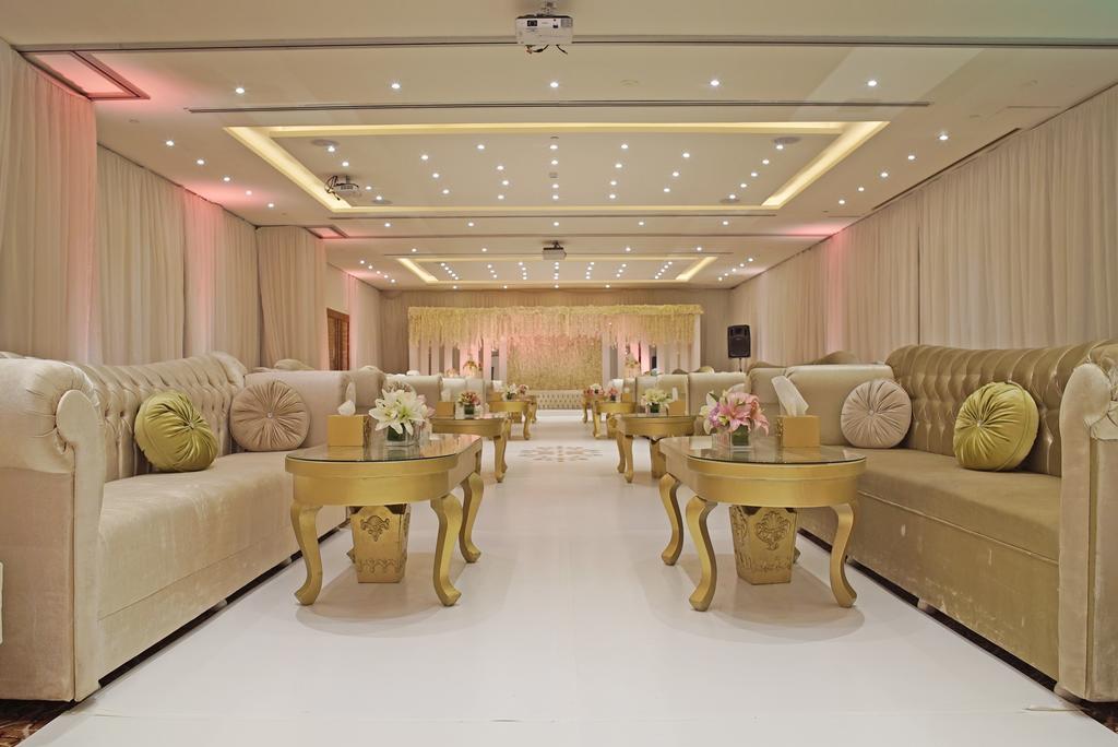 Hilton Garden Inn Riyadh Olaya Екстер'єр фото