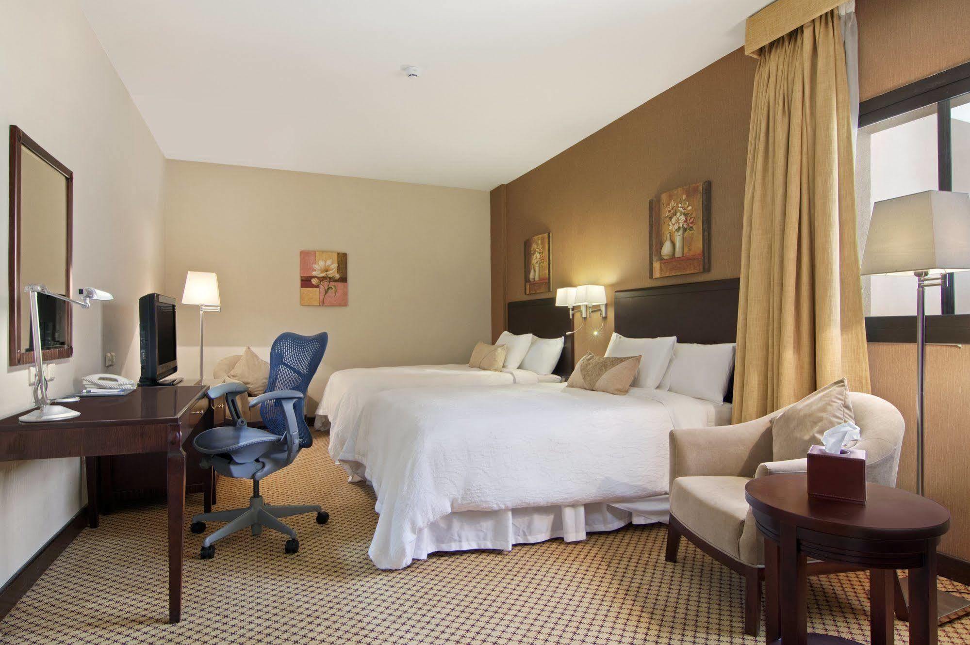 Hilton Garden Inn Riyadh Olaya Номер фото