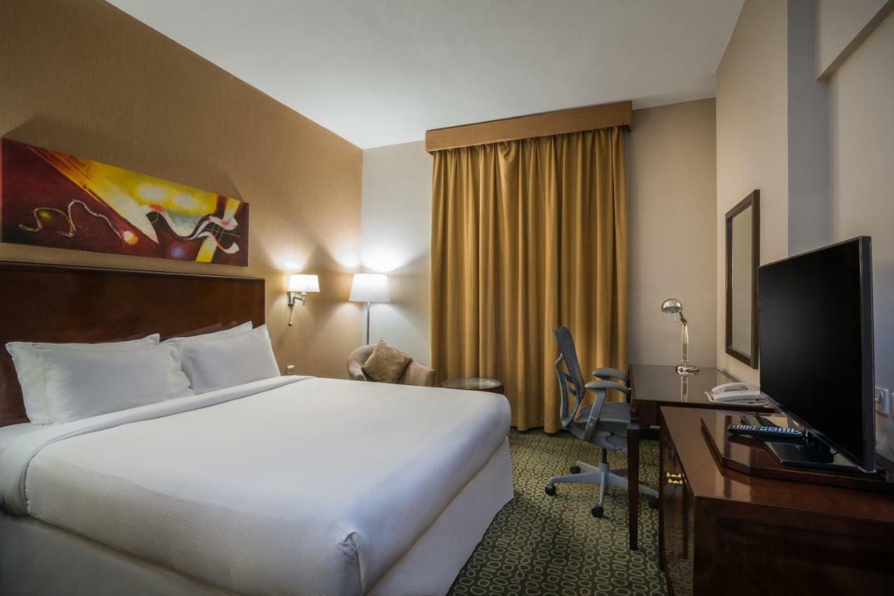 Hilton Garden Inn Riyadh Olaya Екстер'єр фото