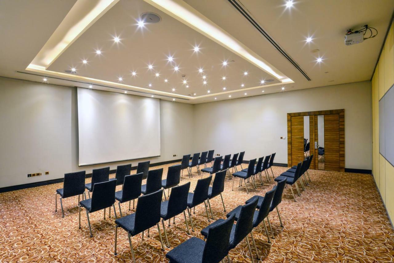 Hilton Garden Inn Riyadh Olaya Екстер'єр фото