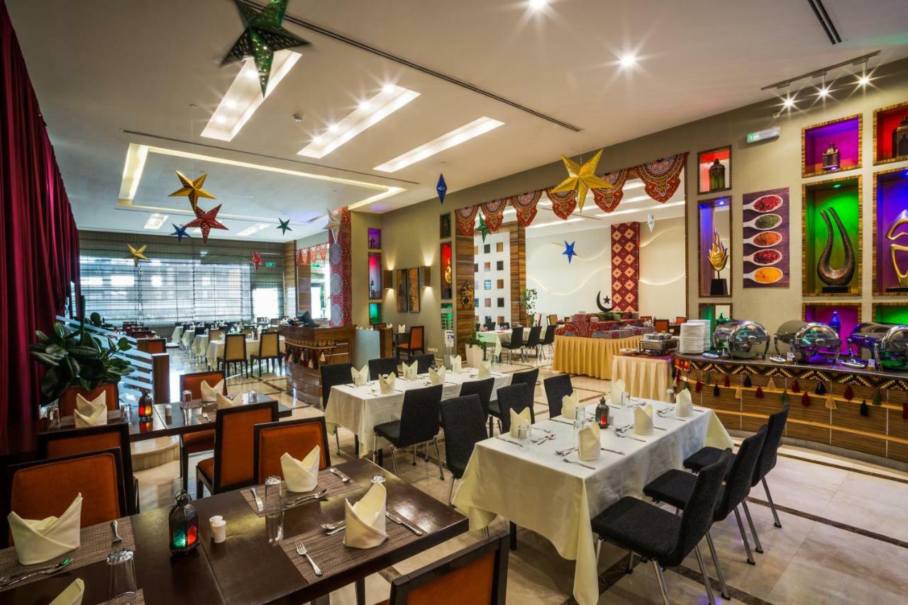 Hilton Garden Inn Riyadh Olaya Екстер'єр фото