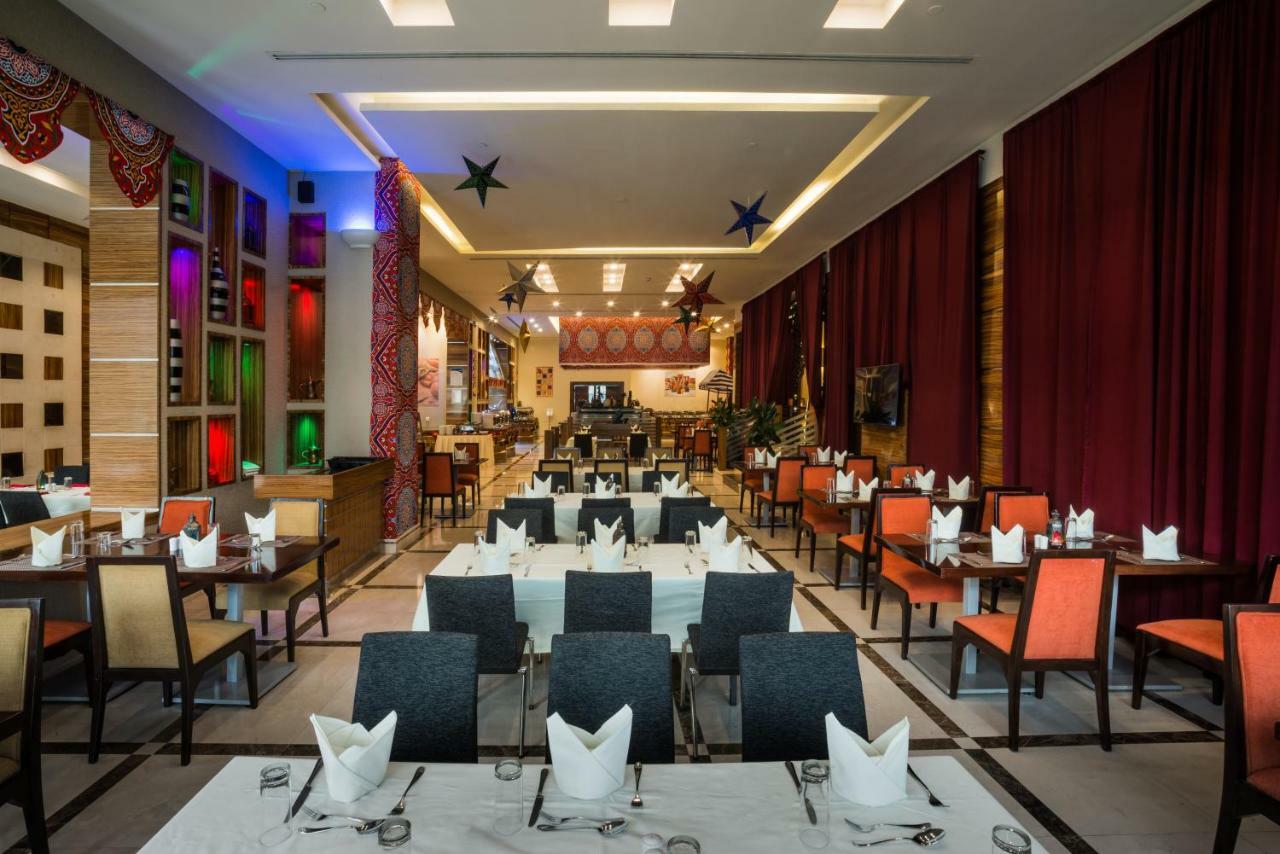 Hilton Garden Inn Riyadh Olaya Екстер'єр фото